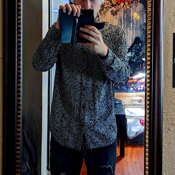 Black Clockhouse shirt with white Geometric print 100% viscose - Picture 2 of 6